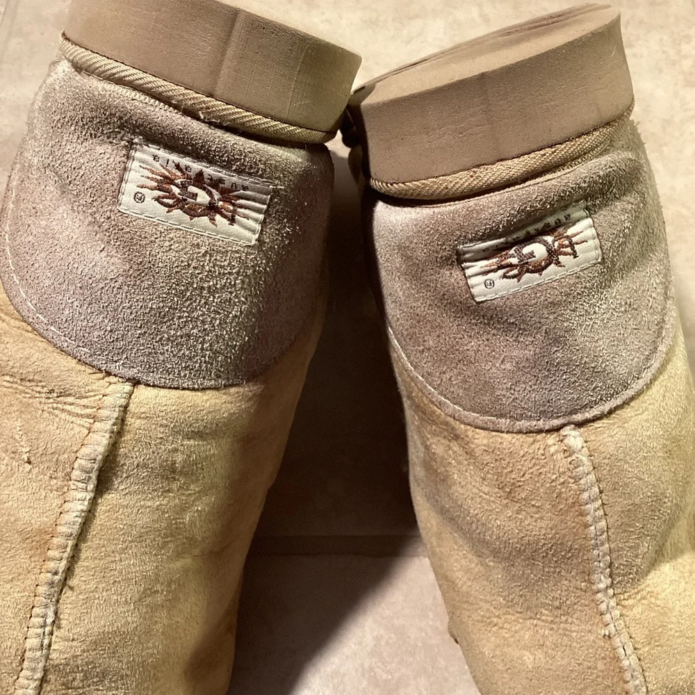 Ugg Y2K Tan Men’s Boot Size 9